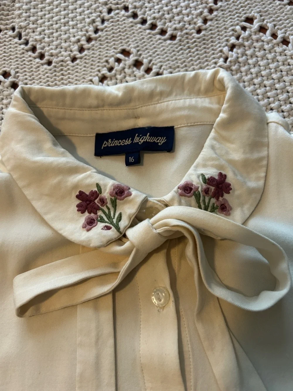 ModCloth Princess Highway Among the Wildflowers Tie Neck Blouse Sz AU16